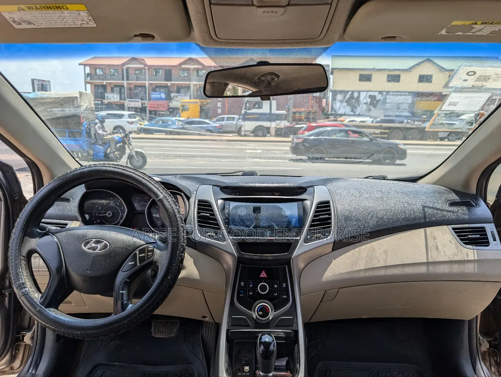 Hyundai Elantra SE 4dr Sedan (1.8L 4cyl 6A) 2015 Gold