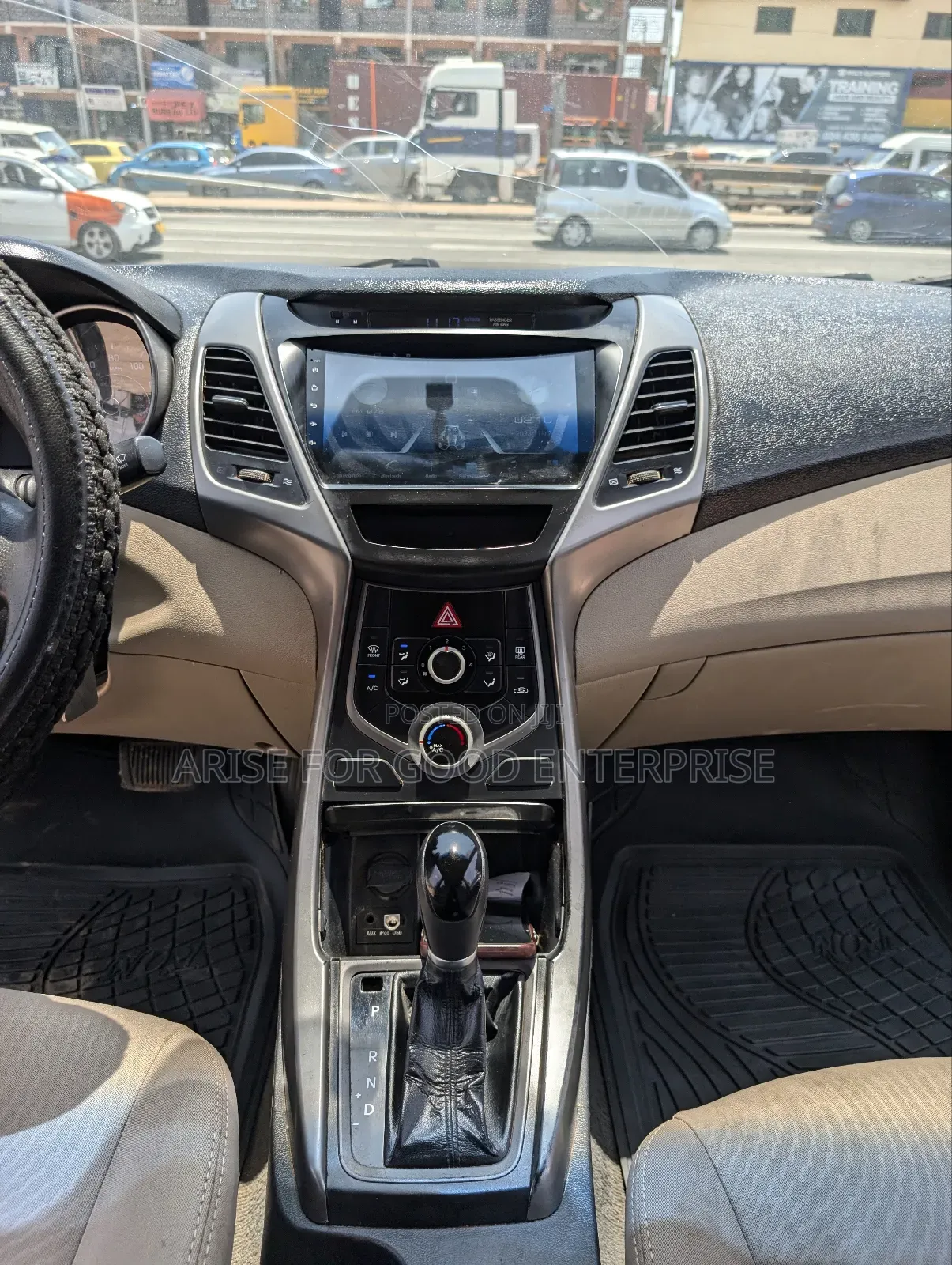 Hyundai Elantra SE 4dr Sedan (1.8L 4cyl 6A) 2015 Gold