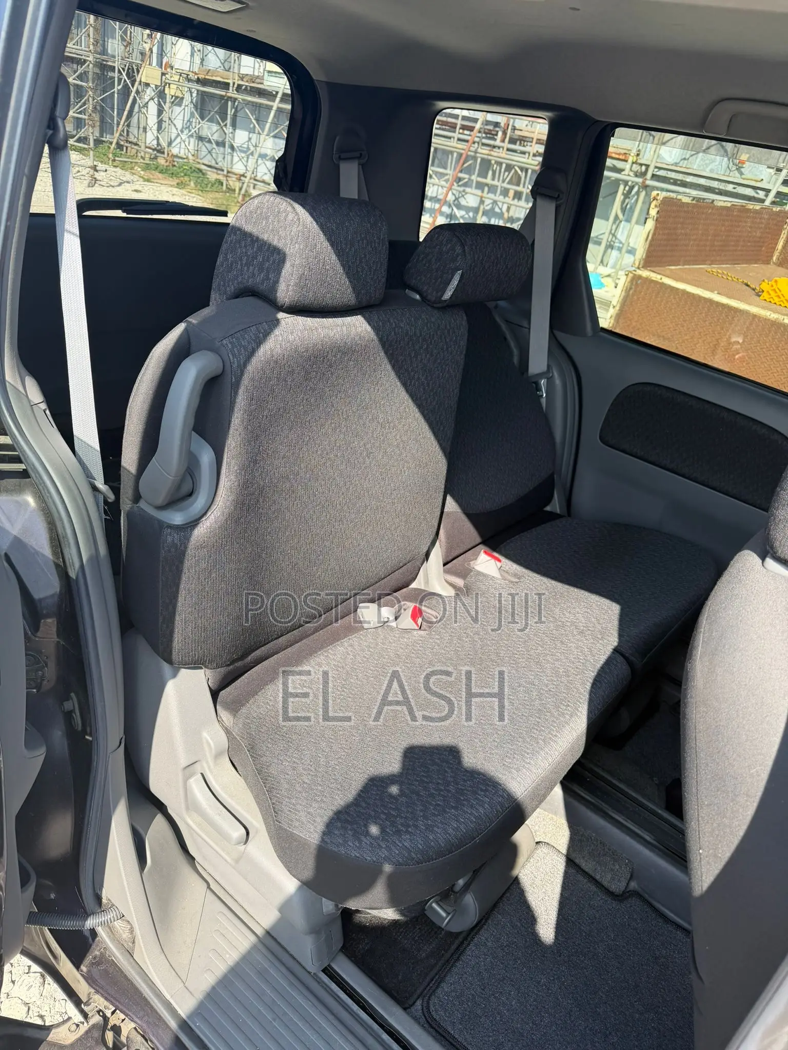 Toyota Sienta 1.5 AWD 2013 Maroon