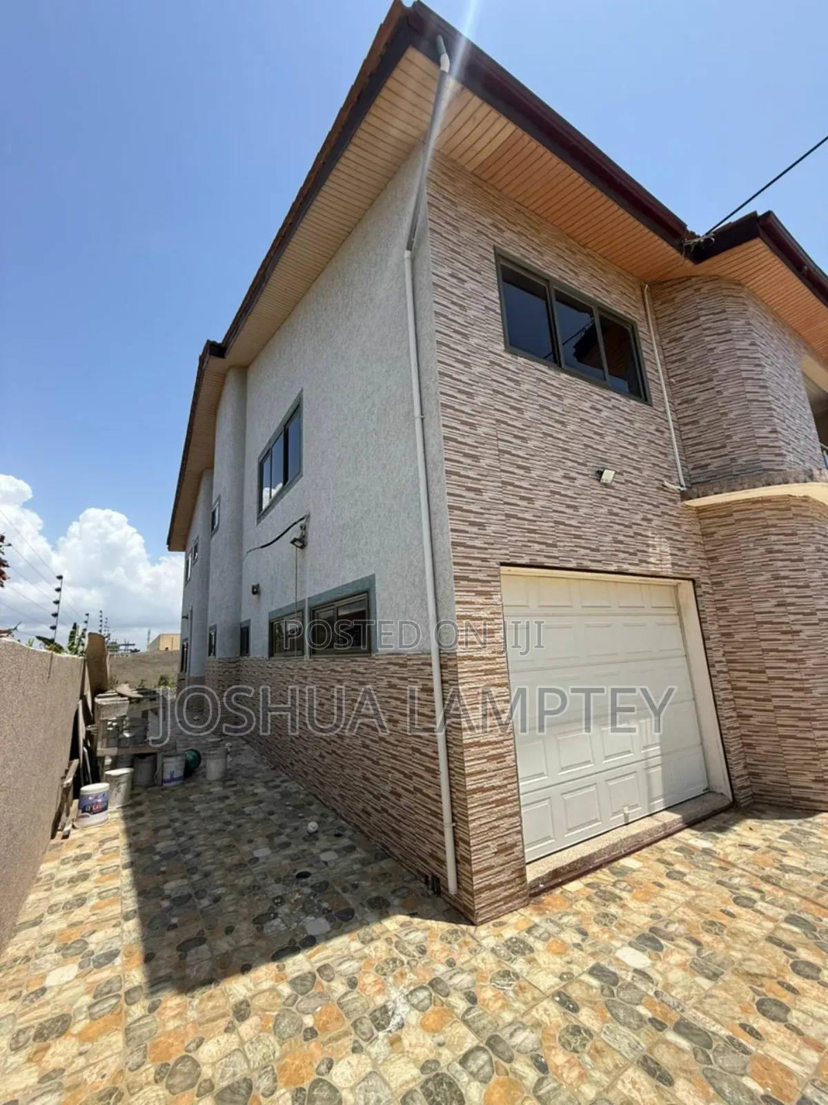 5bdrm House in Weija Old Barrier for sale