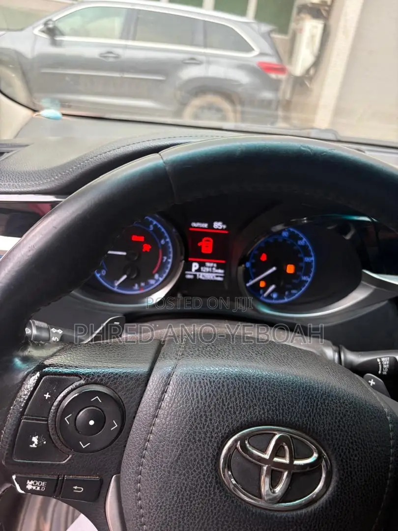 Toyota Corolla S 4dr Sedan (1.8L 4cyl CVT) 2016 Red
