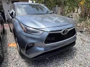 Toyota Highlander LE AWD 2020 Blue