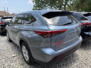 Toyota Highlander LE AWD 2020 Blue