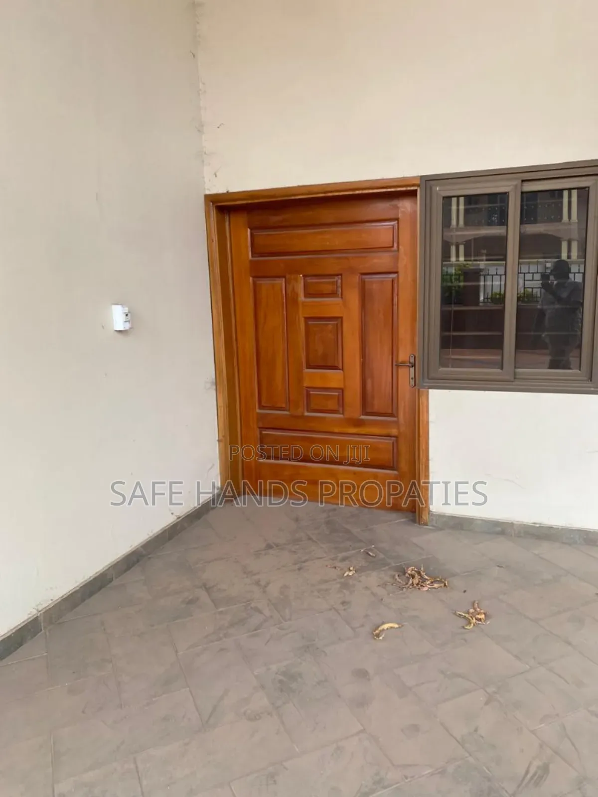 5bdrm Duplex in Accra Metropolitan for rent