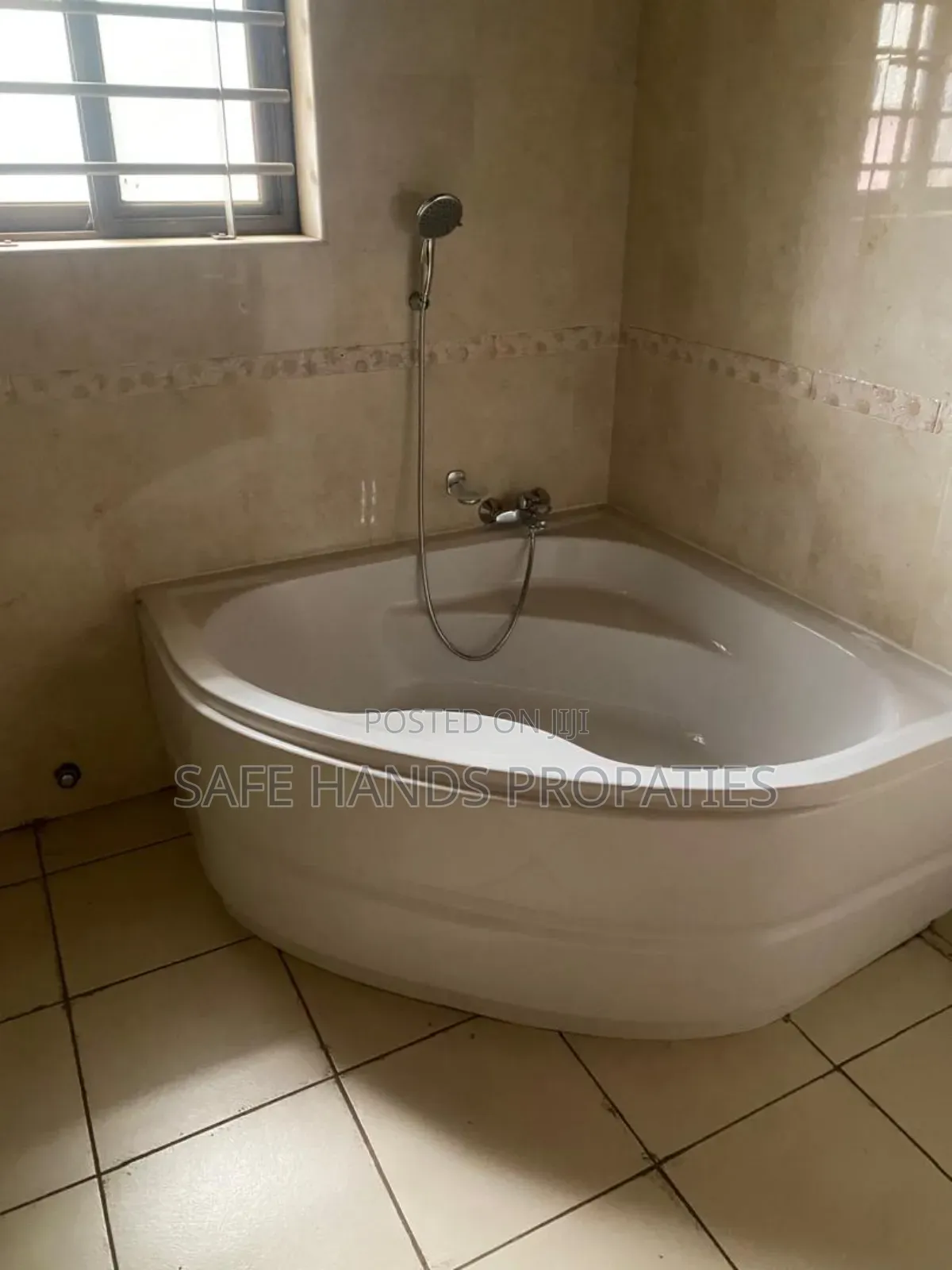 5bdrm Duplex in Accra Metropolitan for rent