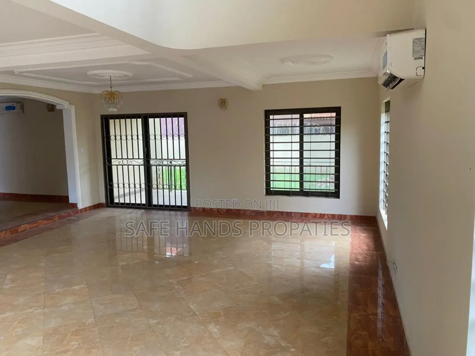 5bdrm Duplex in Accra Metropolitan for rent