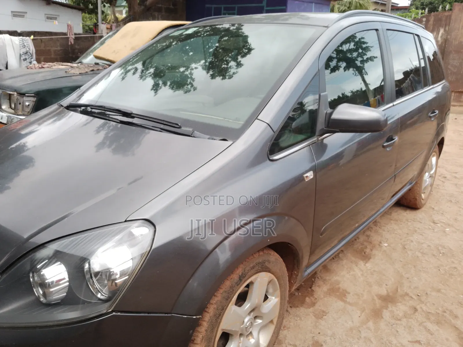 Vauxhall Zafira 2011 Gray
