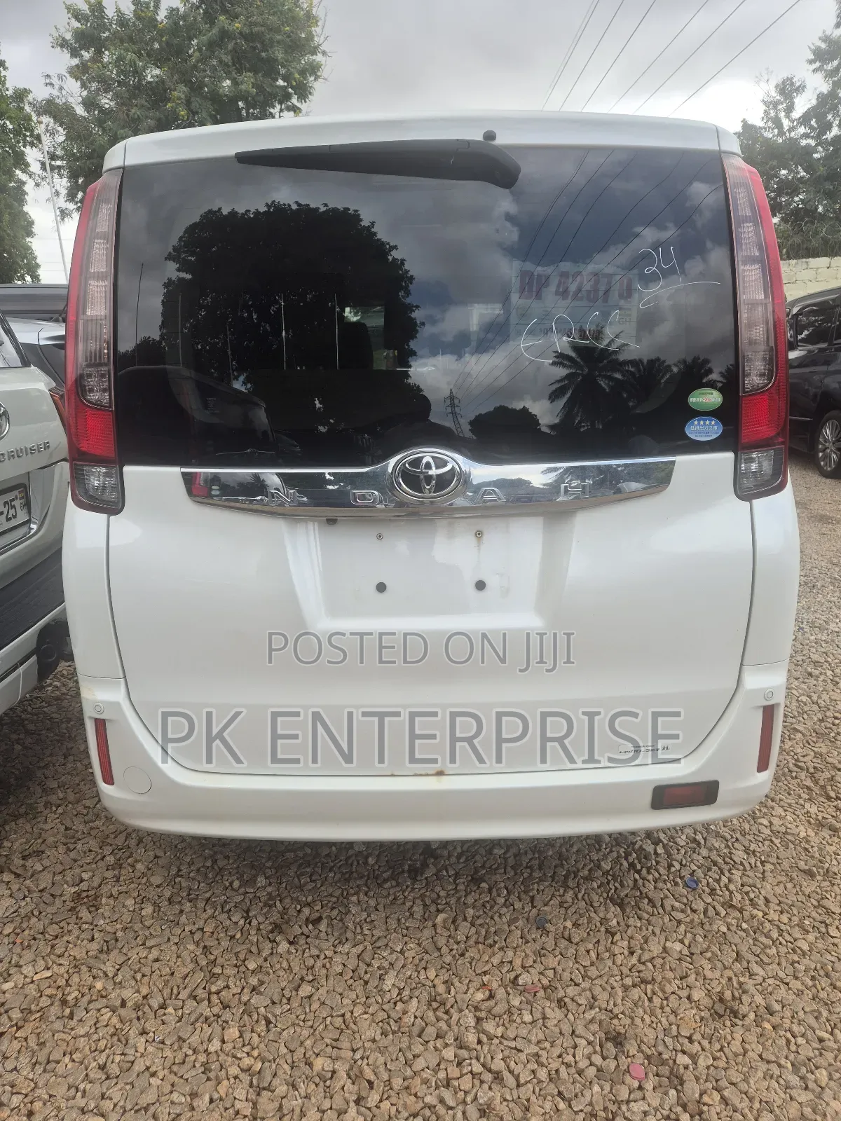 Toyota Noah 2016 White