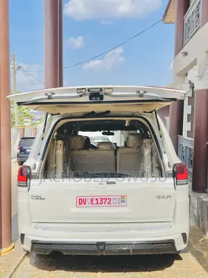 Toyota Land Cruiser 2023 White