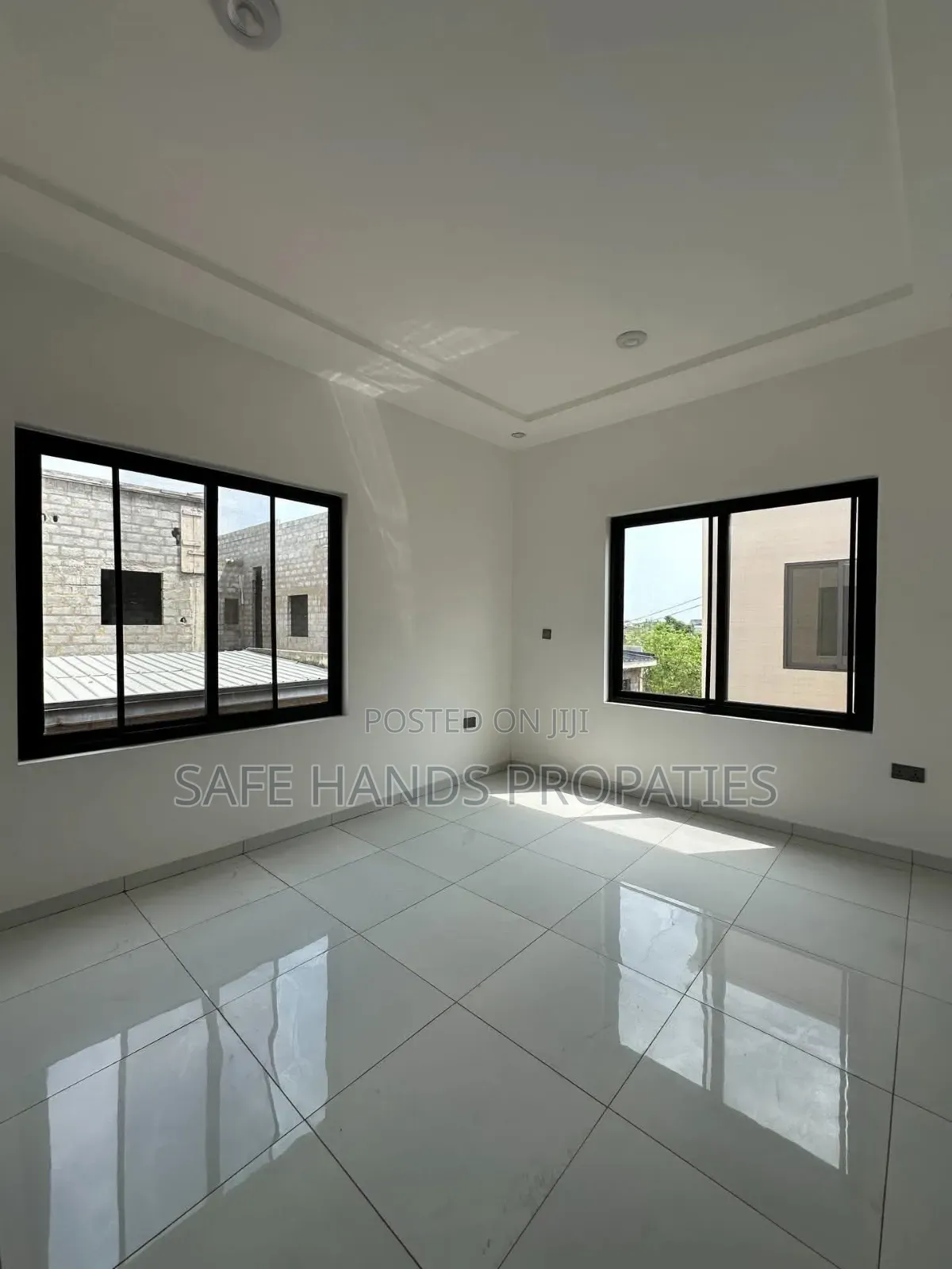 4bdrm Duplex in Accra Metropolitan for sale