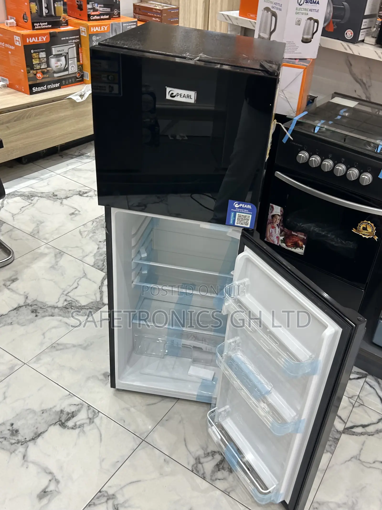 Neatly Sealed Black Glass Pearl Top Freezer Doubledoor Fridge