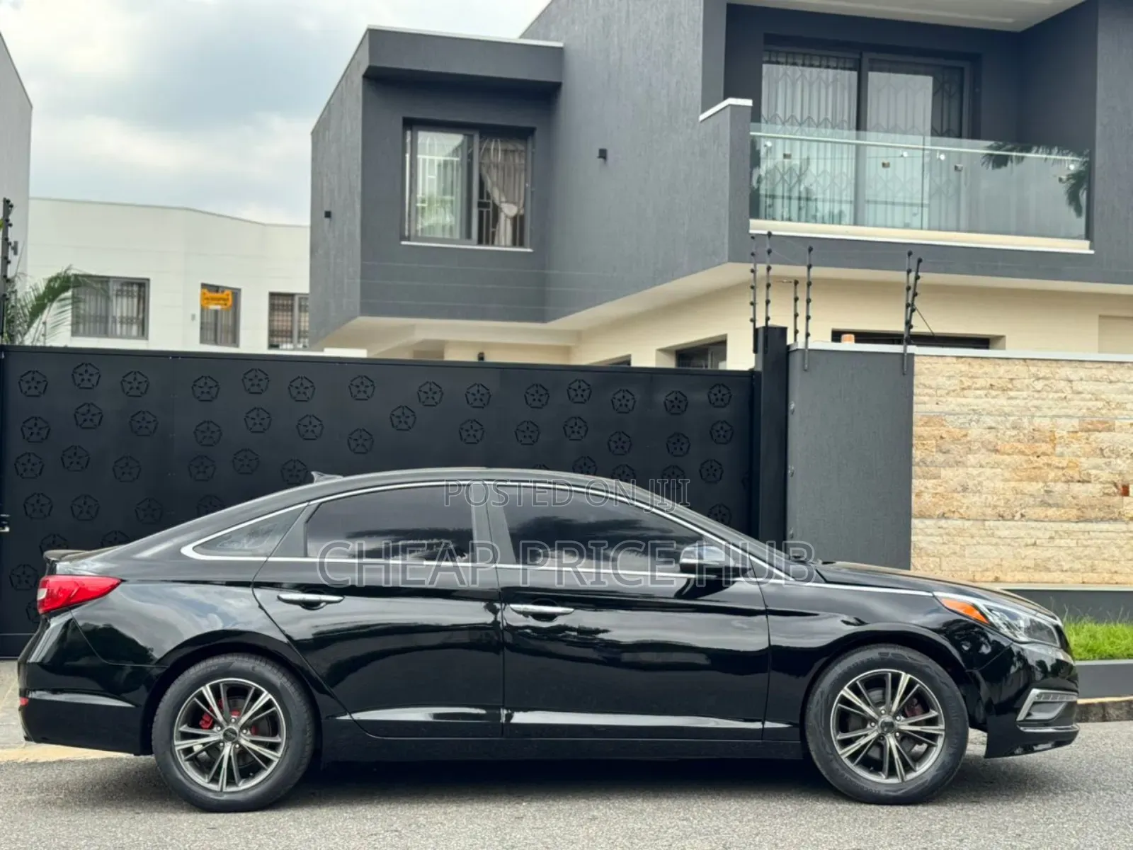 Hyundai Sonata Base Sedan FWD (2.4L 4cyl 6A) 2017 Black