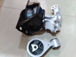 Nissan Roque 2012 Engine Mount  1pc