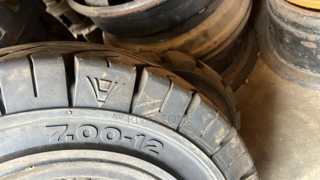 Solid Forklift Tyres