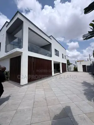 6bdrm Mansion in East Airport for sale