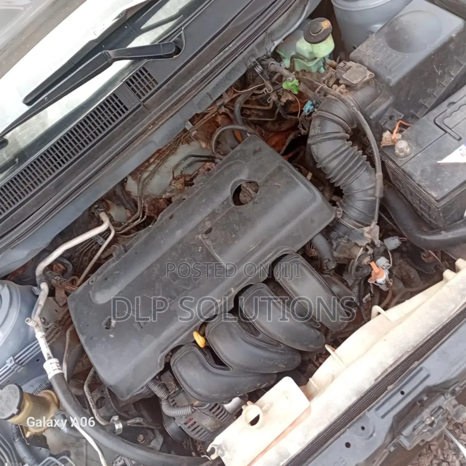 Toyota Matrix Hatchback AWD (1.8L 4cyl 4A) 2006 Gray