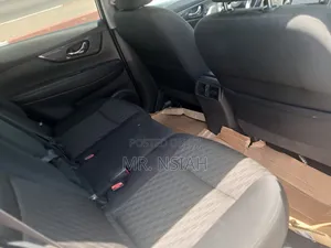 Nissan Rogue SV FWD 2017.5 2017 Silver
