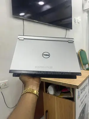 Laptop Dell Latitude 3330 4GB Intel Celeron HDD 160GB