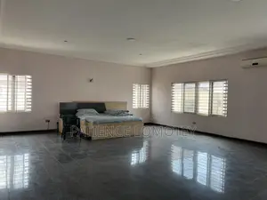 7bdrm House in Airport Hills for sale