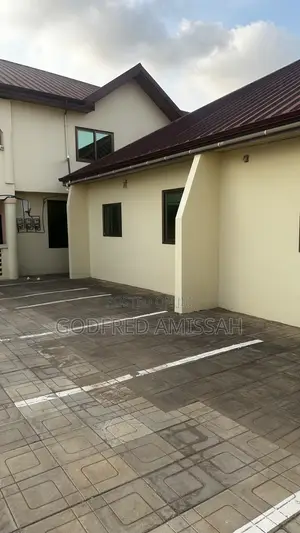 3bdrm Apartment in Lucky Mensah, Post Office Area for rent