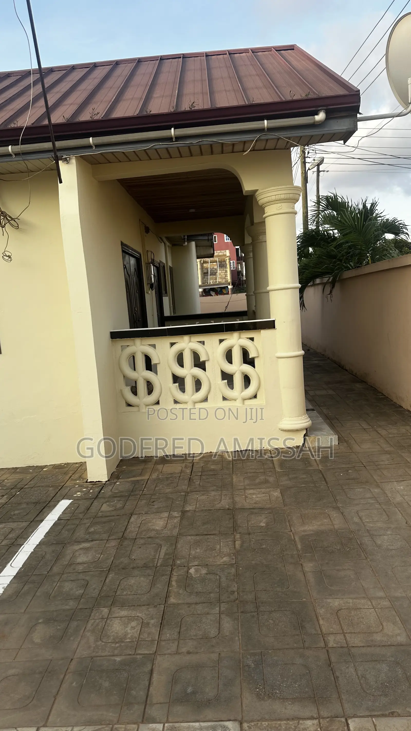 3bdrm Apartment in Lucky Mensah, Post Office Area for rent