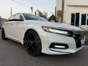 Honda Accord Touring 2018 White