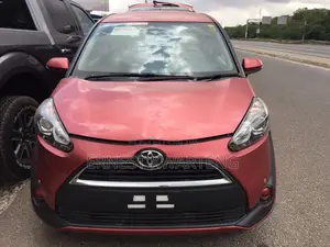 Toyota Sienta 2017 Burgundy