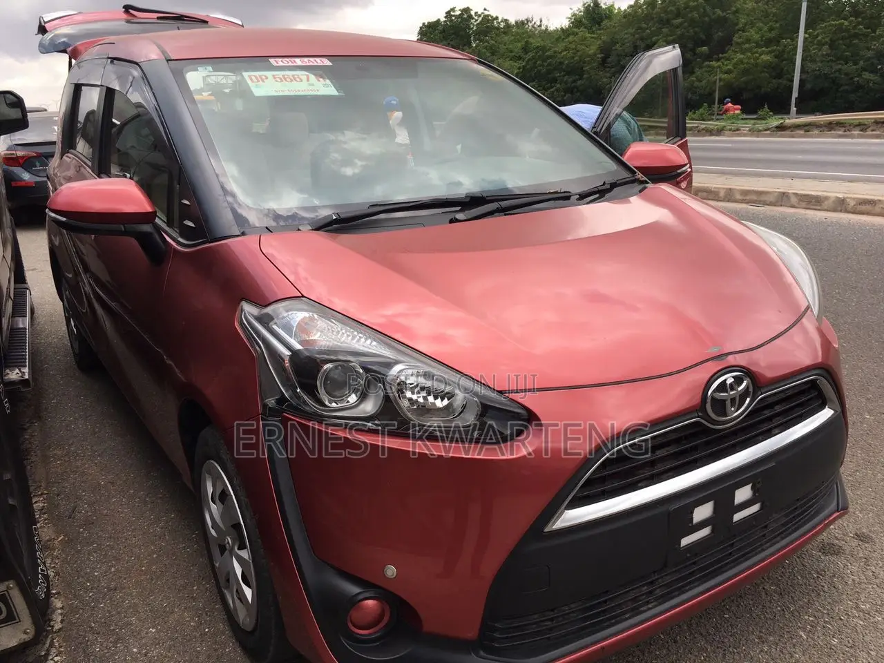 Toyota Sienta 2017 Burgundy