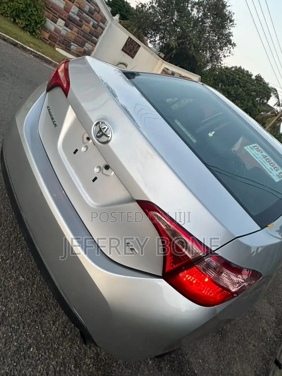 Toyota Corolla LE (1.8L 4cyl 2A) 2019 Silver