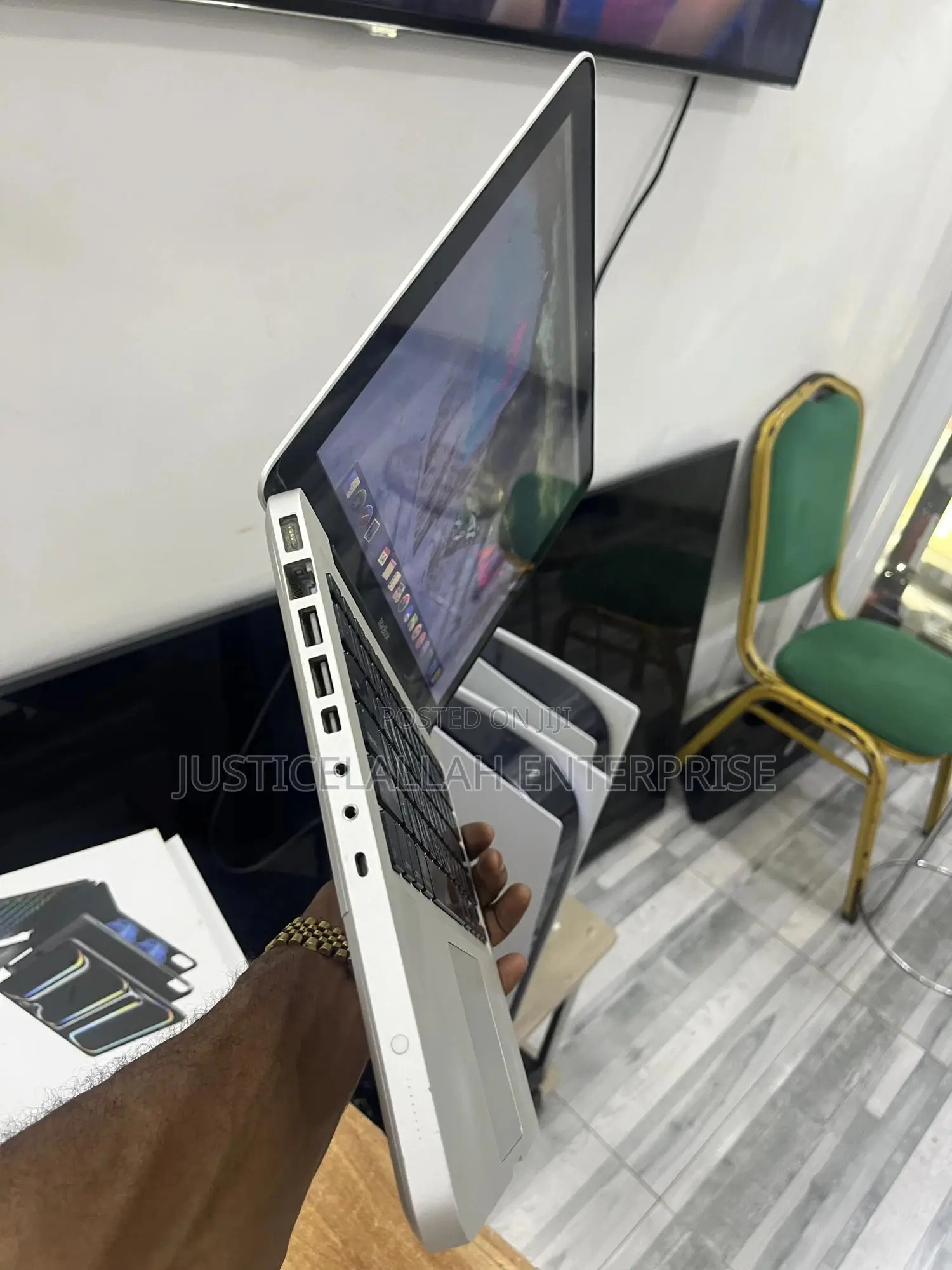 Laptop Apple MacBook Pro 4GB Intel Core 2 Duo HDD 1T