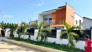 4bdrm Duplex in Tantra Hills, Accra Metropolitan for sale