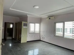 7bdrm House in Airport Hills for sale