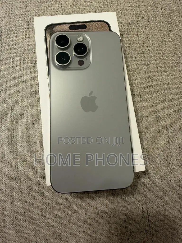 Apple iPhone 15 Pro Max 256 GB Silver