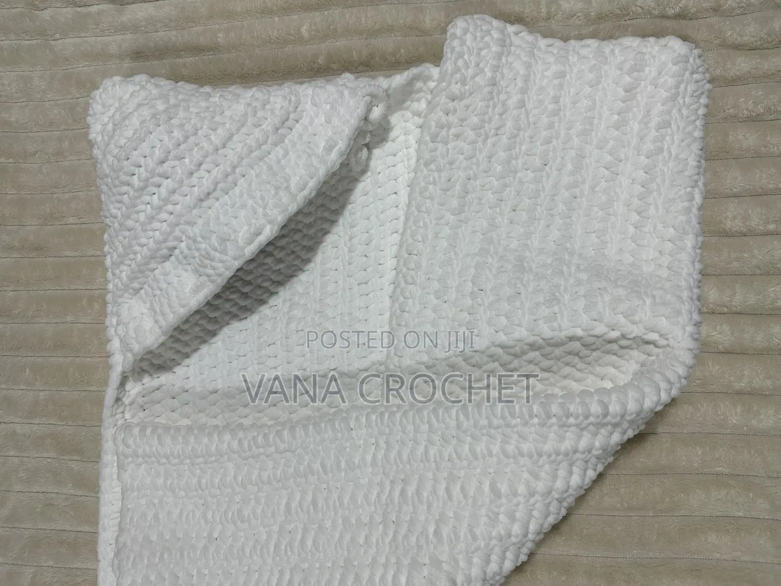 Chunky Yarn Hooded Blankets - Select the Color You Want