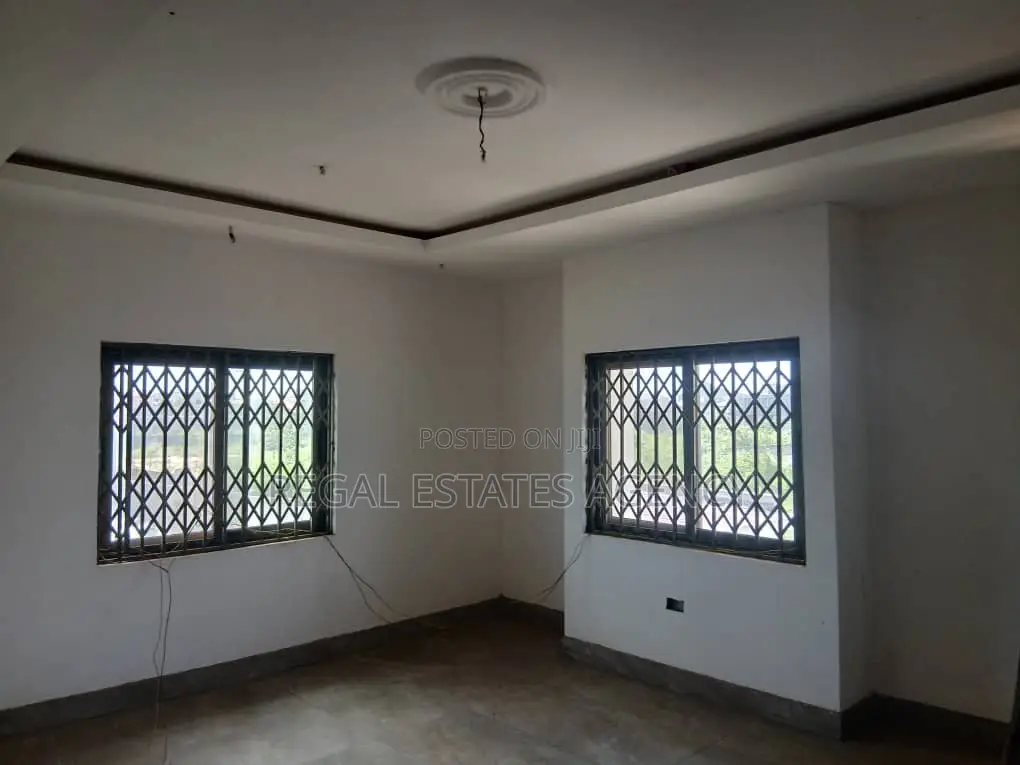 5bdrm House in Community 25 for sale