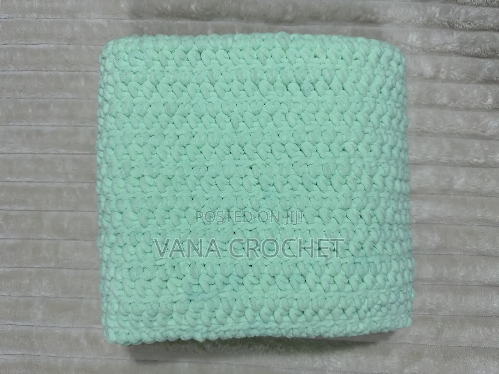 Chunky Yarn Hooded Blankets - Select the Color You Want