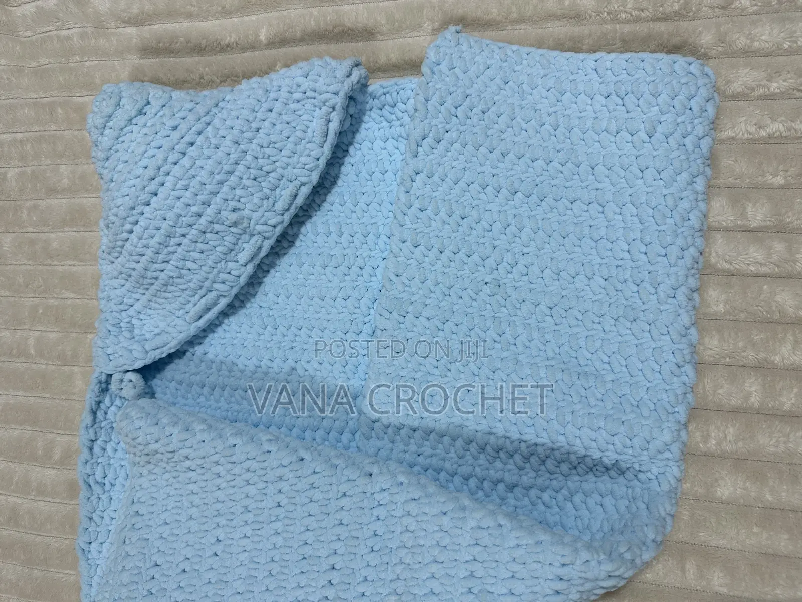 Chunky Yarn Hooded Blankets - Select the Color You Want