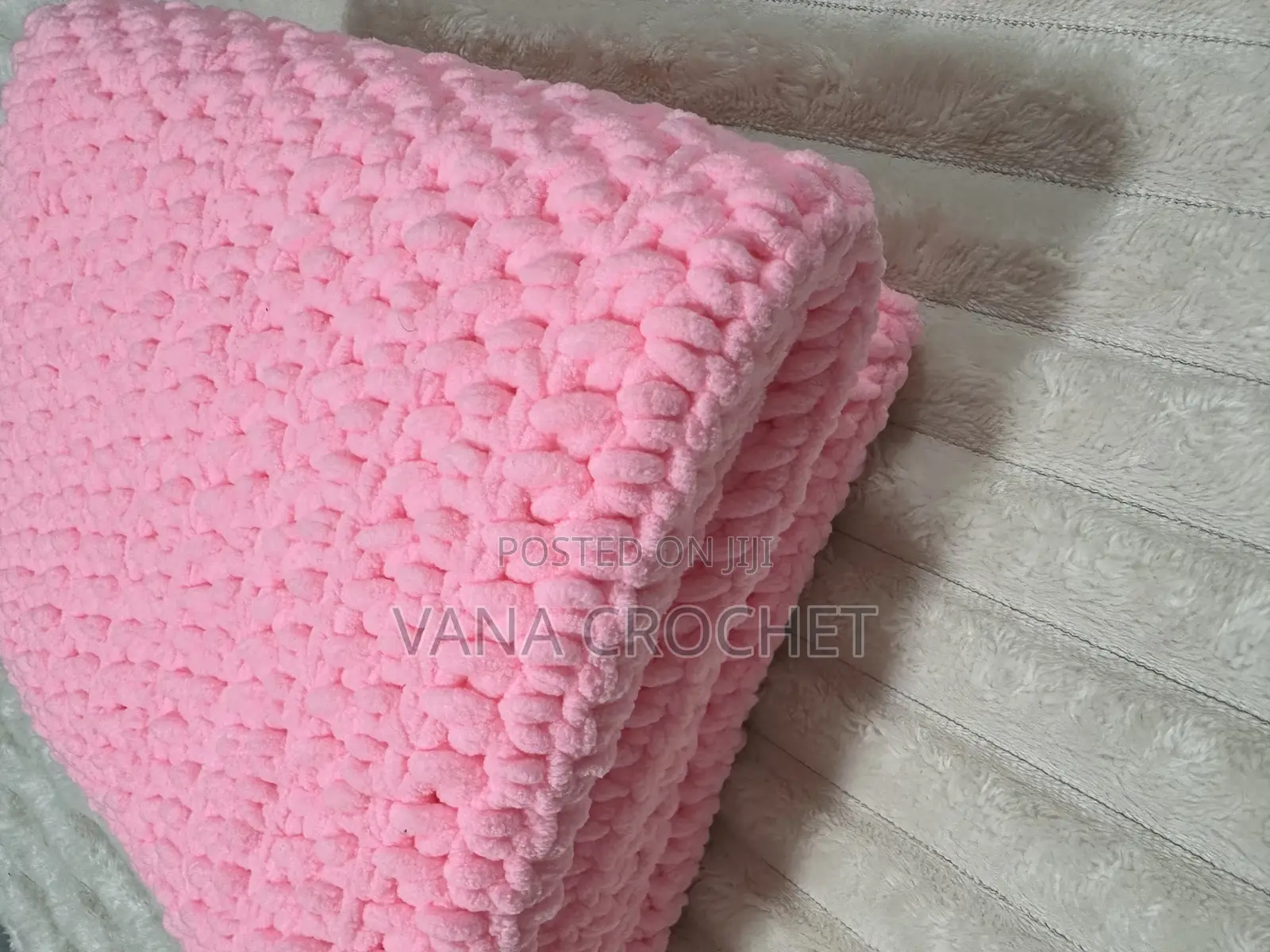 Chunky Yarn Hooded Blankets - Select the Color You Want