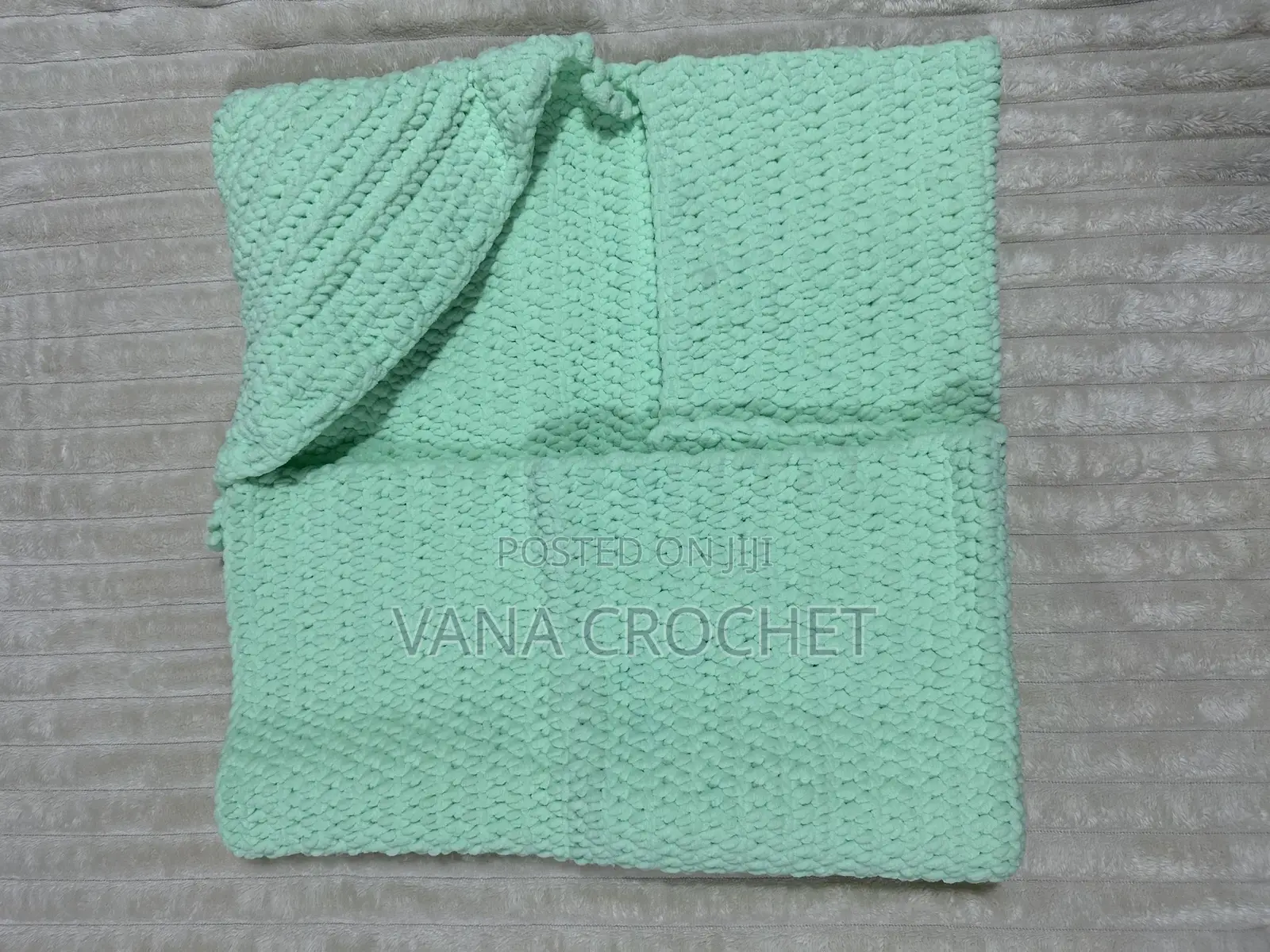 Chunky Yarn Hooded Blankets - Select the Color You Want