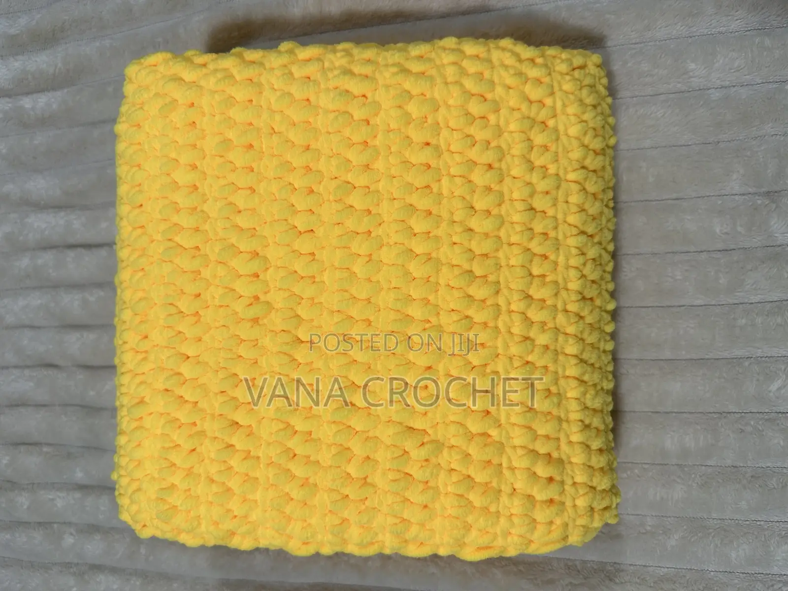 Chunky Yarn Hooded Blankets - Select the Color You Want