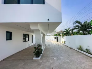 5bdrm House in East Legon Estate for sale