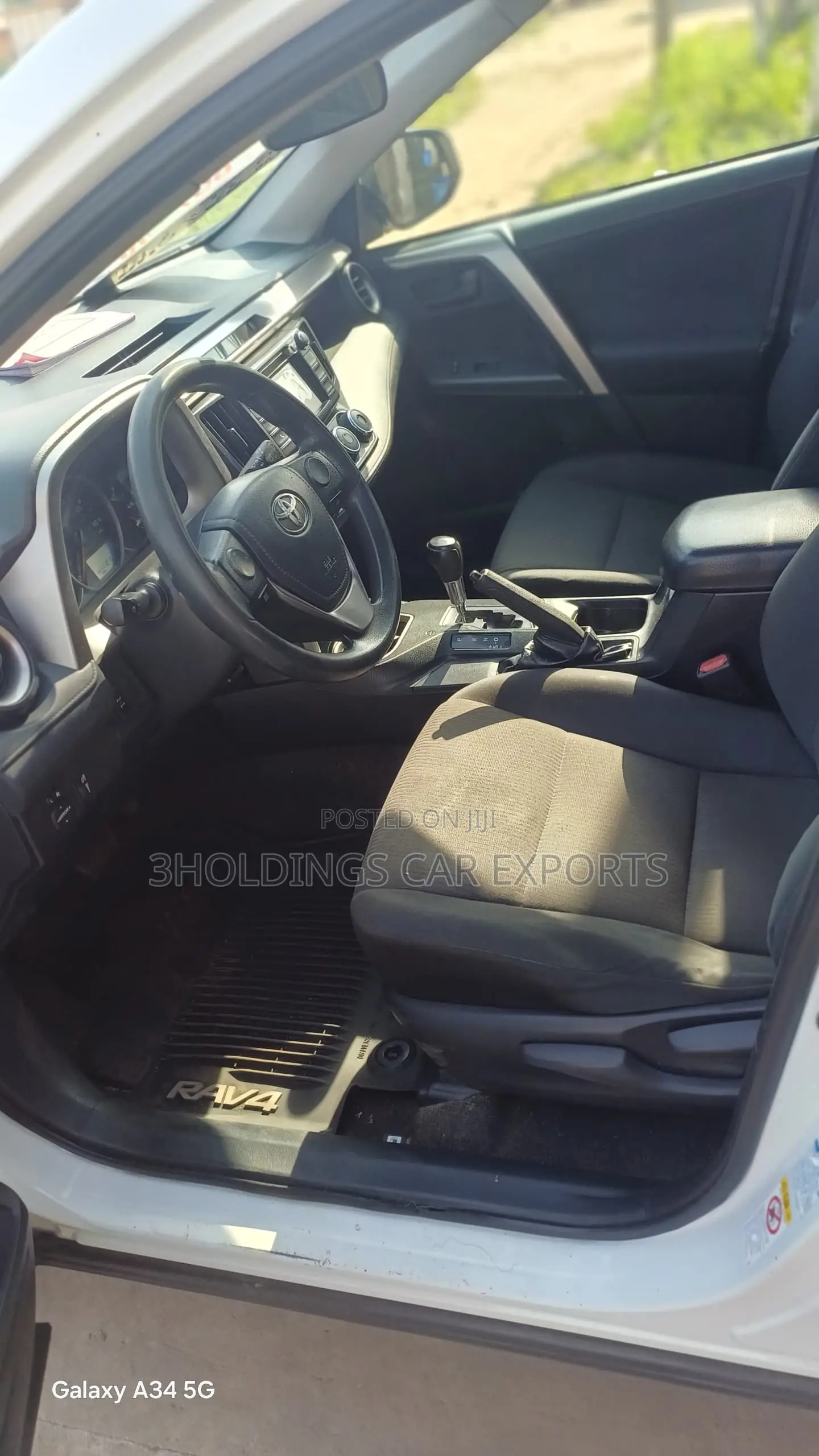 Toyota RAV4 LE AWD (2.5L 4cyl 6A) 2016 White