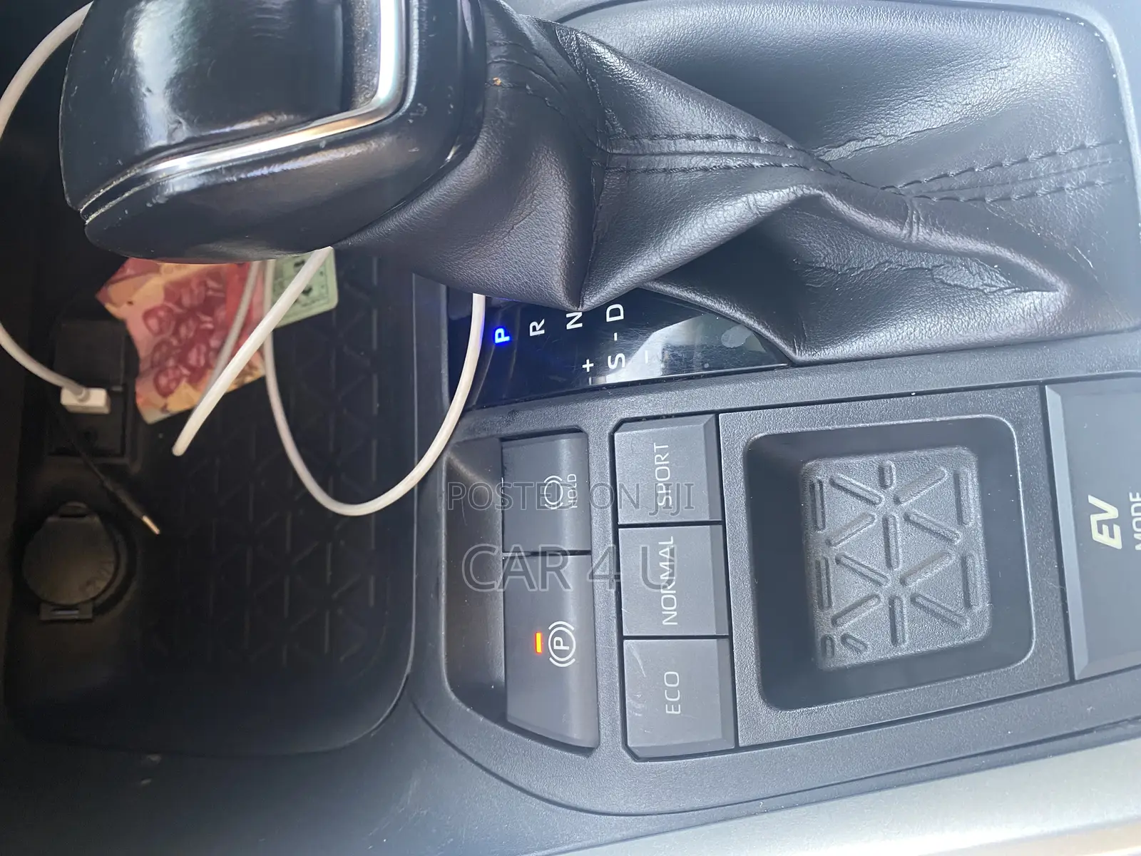 Toyota RAV4 Hybrid 2019 Red
