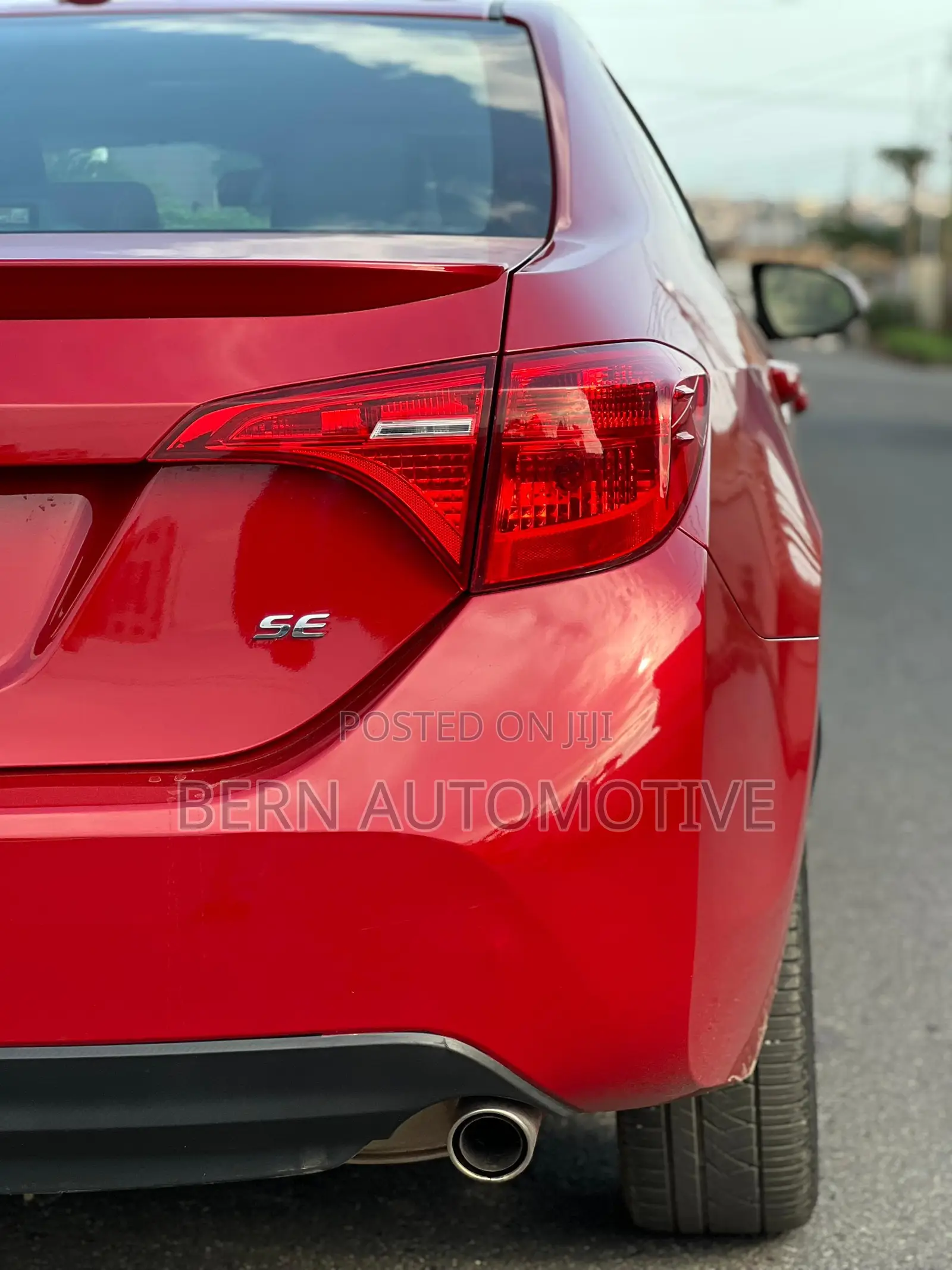 Toyota Corolla SE Special Edition 4dr Sedan (1.8L 4cyl CVT) 2017 Red