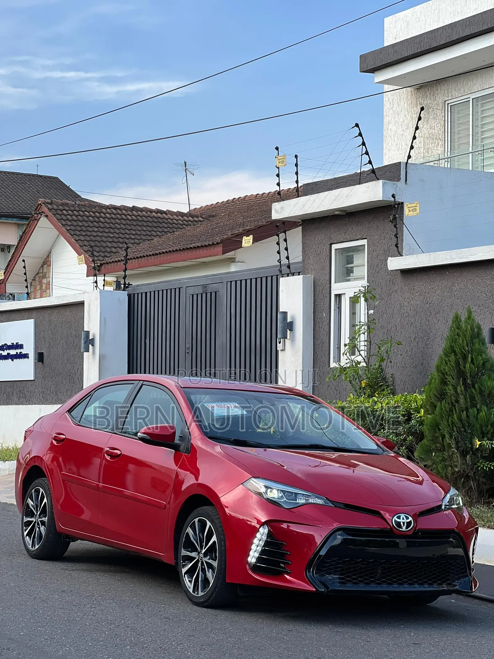Toyota Corolla SE Special Edition 4dr Sedan (1.8L 4cyl CVT) 2017 Red