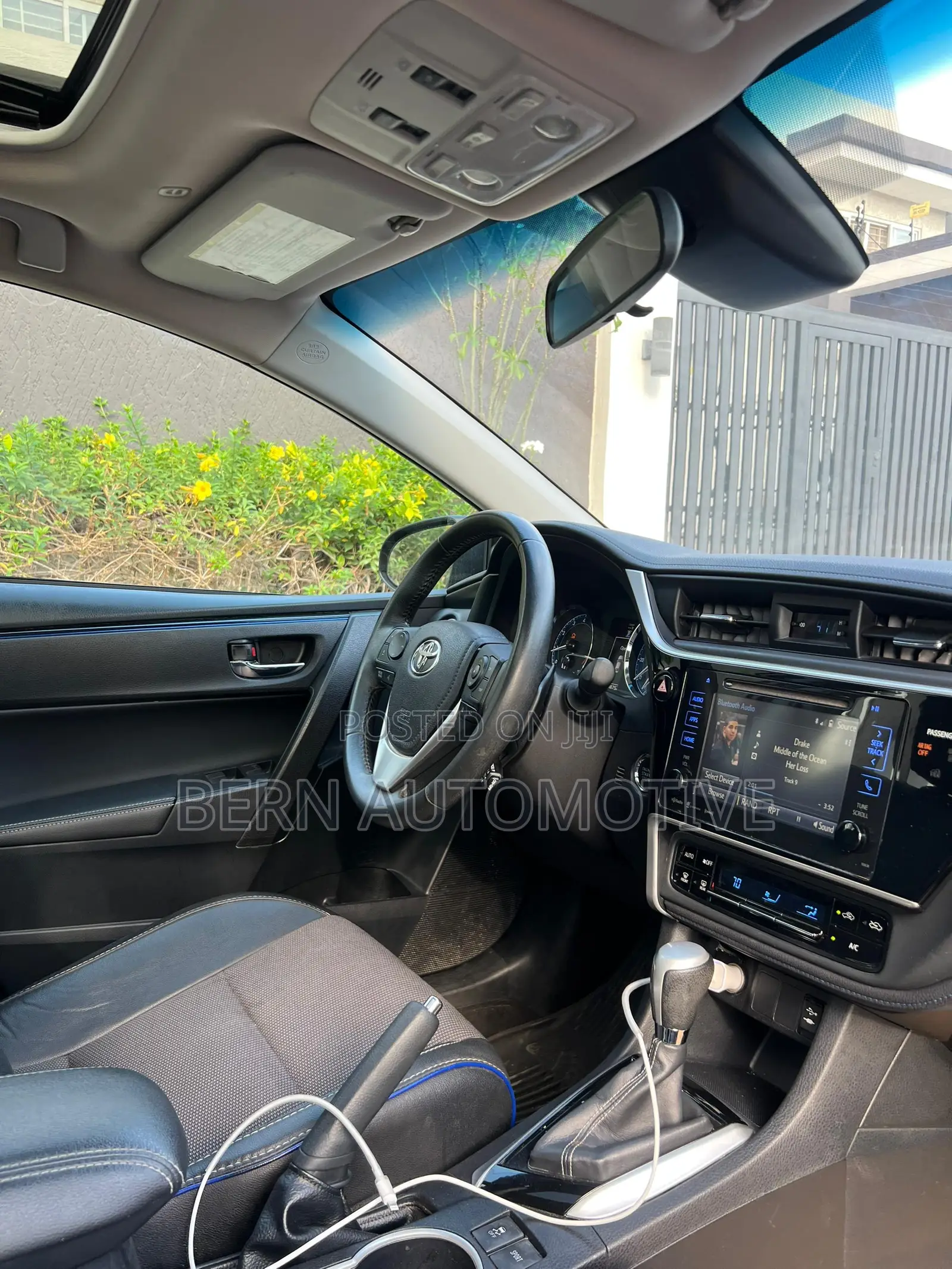 Toyota Corolla SE Special Edition 4dr Sedan (1.8L 4cyl CVT) 2017 Red