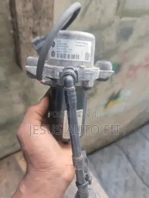 2016-2017 Jeep Grand Cherokee Power Brake Booster Vacuum Pump