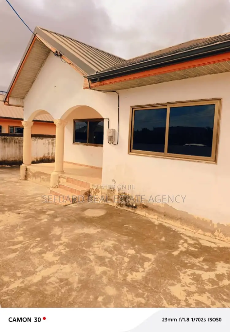 3bdrm House in Pokuase for rent