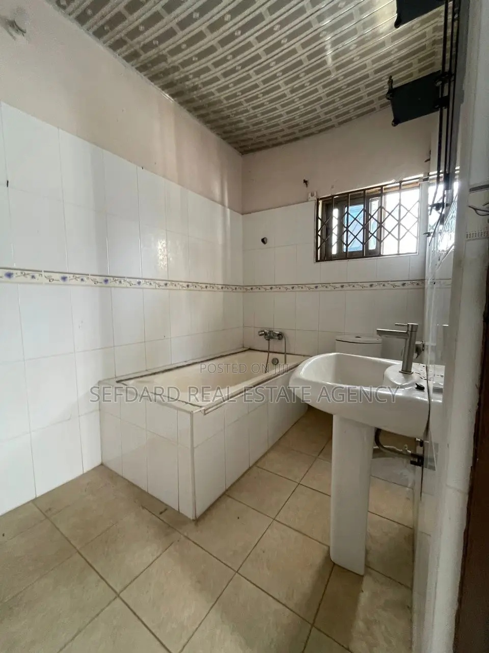 3bdrm House in Pokuase for rent