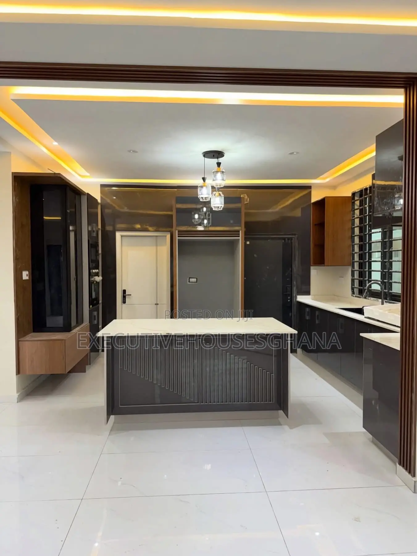 4bdrm House in Executivehousesghana, Lake Side Estate for sale
